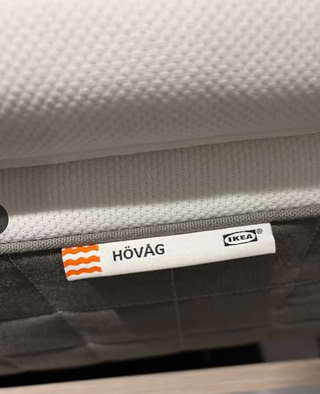 IKEA säng 140x200 med HÖVÅG madrass