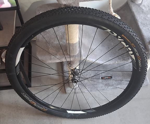 GIANT-fälg med Continental Race King däck, 29"
