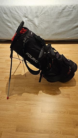 Four D golfbag bärbag svart röd 14 delad topp
