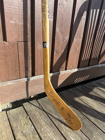 Larson Bruun ishockeyklubba trä gul