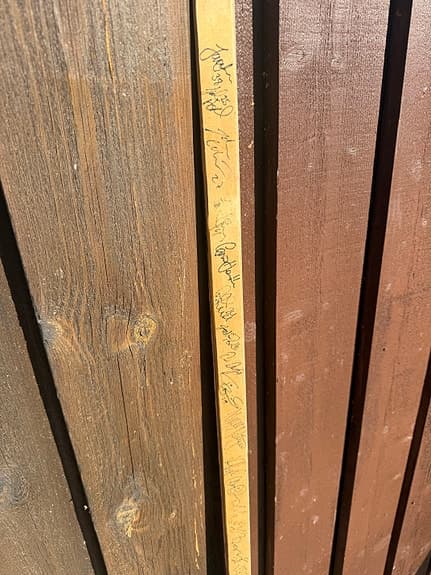 Larson Bruun ishockeyklubba trä gul