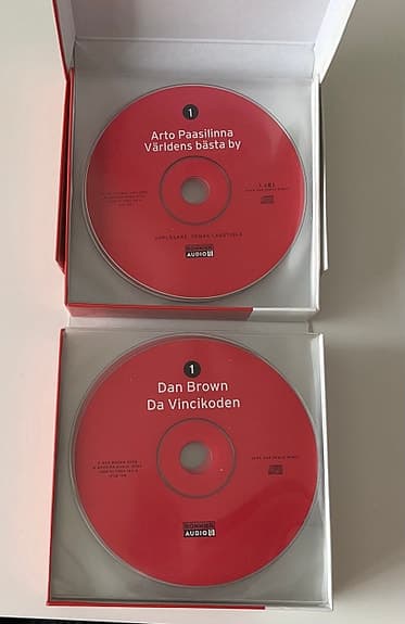 Arto Paasilinna Världens bästa by ljudbok CD + Dan Brown Da Vinci-koden ljudbok
