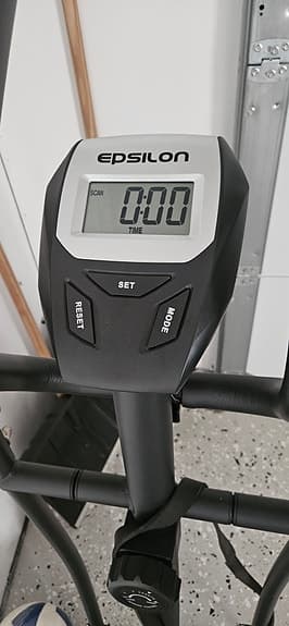 Crosstrainer med träningsdator svart