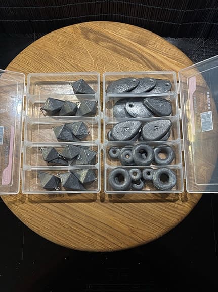 Blytyngd set fiskesänken i plastlåda