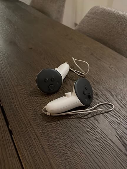 Oculus Quest 3 VR-headset med handkontroller och länk-kabel