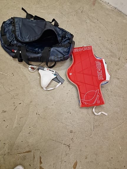 Kampsport skydd med väska 1200 kr