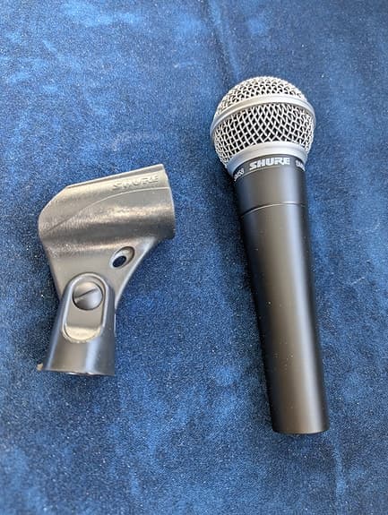 Shure SM58 dynamisk mikrofon svart