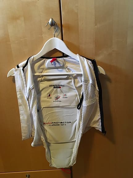 Komperdell ryggskydd väst och ryggskyddsbälte vit