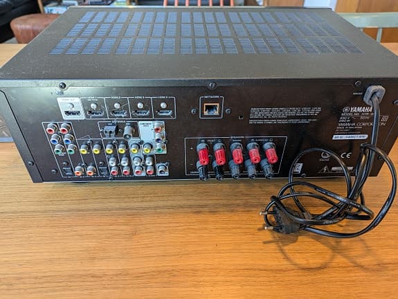 Yamaha 5.1-förstärkare HTR-4065 4k-pass through, och 4 hdmi in.