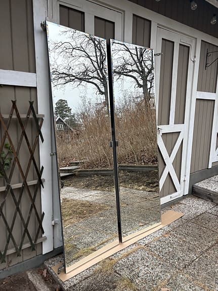 Spegeldörrar garderob