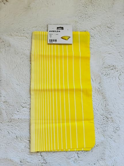 Knallgult kuddfodral från Ikea. Nytt! 50x50 cm. Gult och fint till påsk