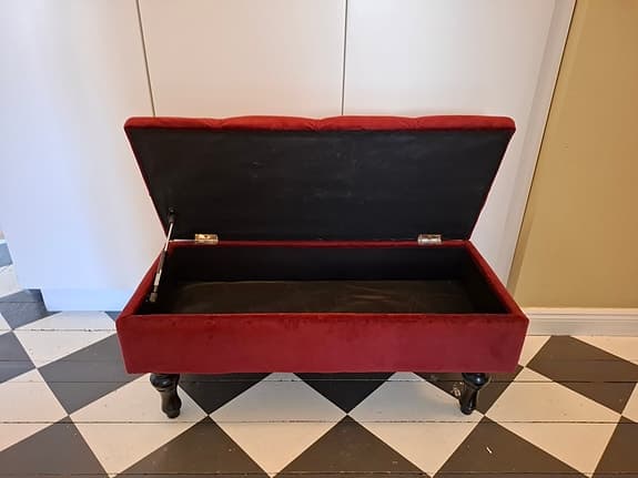 Bänk med förvaring