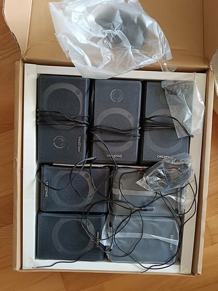 Creative högtalare med kabelanslutning svart