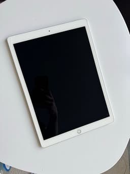 iPad Pro 12,9” (2015) 128 GB + Apple tangentbord