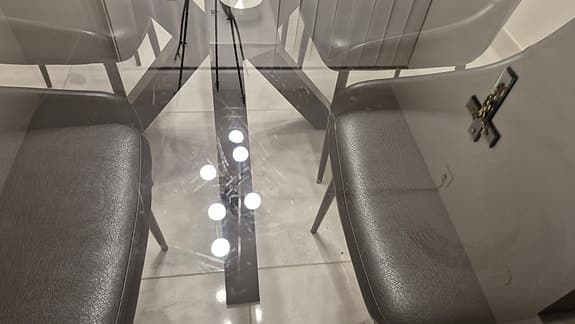 Glas Matbord med metallben