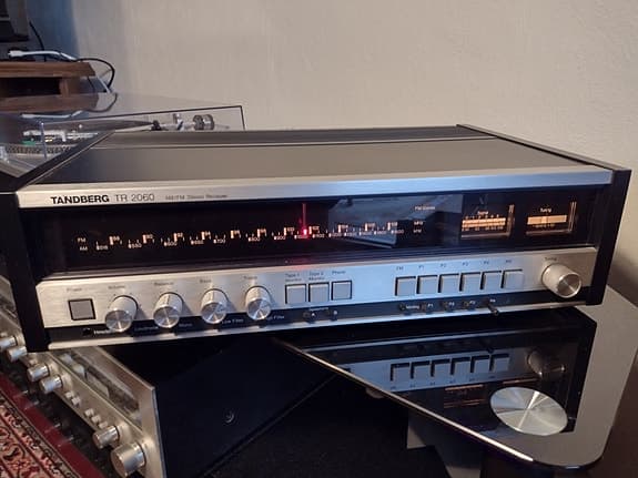 Tandberg reciver TR2060 svart i Mintskick