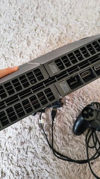 Sony Playstation 4 spelkonsol svart med handkontroll