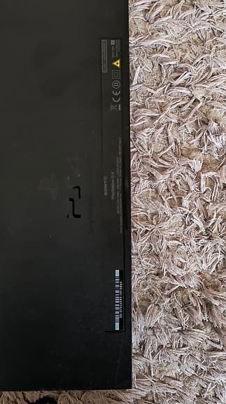 Sony Playstation 4 spelkonsol svart med handkontroll