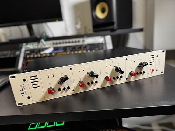 TL Audio 5001 rörförsteg 4‑kanals rackenhet