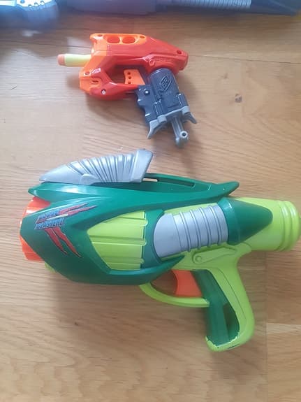 kit med leksaker Nerf, Airblaster mm