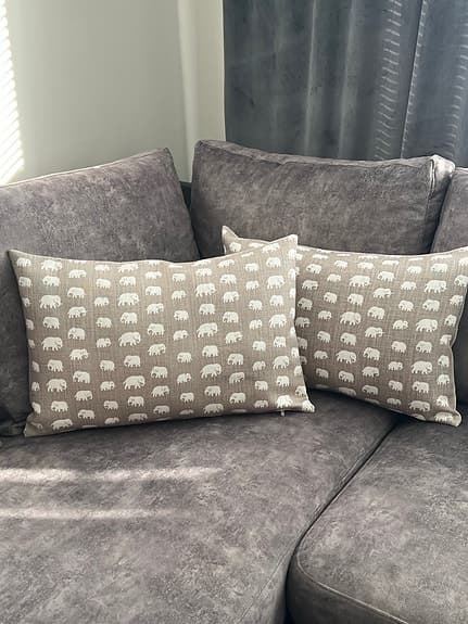2st Kuddfodral/ Tyg Från Svenskt Tenn/ Estrid Ericson / Varm Grå Elefant