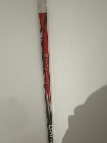 Hockeyklubba P28 55 flex röd/svart