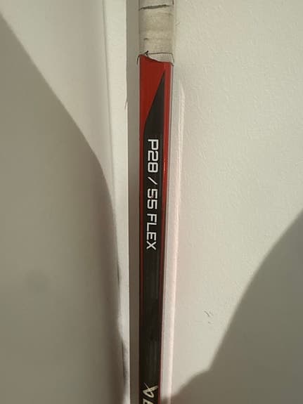 Hockeyklubba P28 55 flex röd/svart