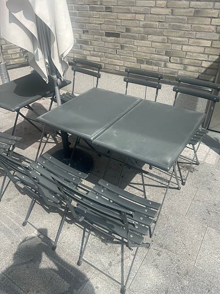 EMU Cafémöbler hopfällbart bord och stolar metall grå