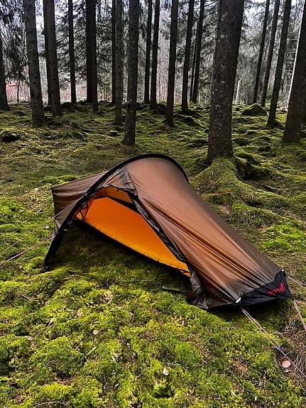 Enmanstält sandfärgat Hilleberg Akto