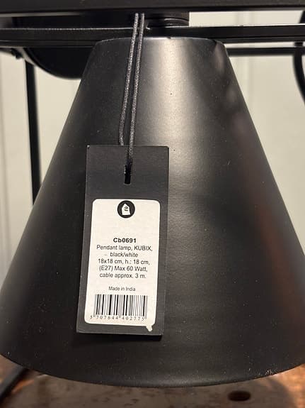 House Doctor svart Kubix taklampa 18x18 cm – nyskick