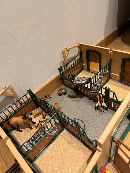 Schleich Farm World häststall leksaksset