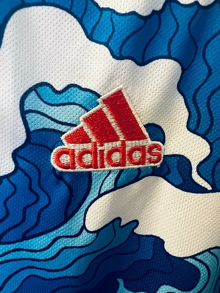 Riktigt häftig Japan fotbollströja Adidas i super skick! oanvänd!