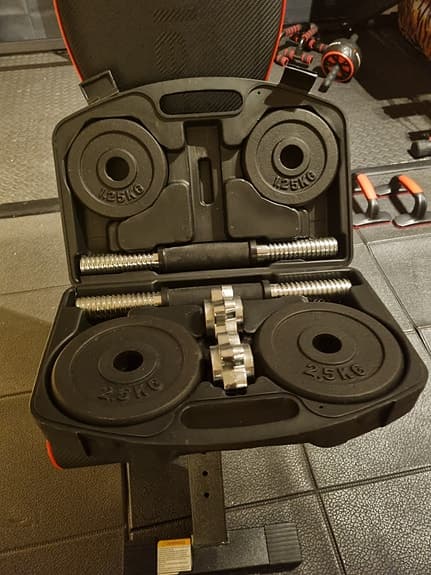 Hantelset 20 kg i väska – justerbara hantlar, nyskick.