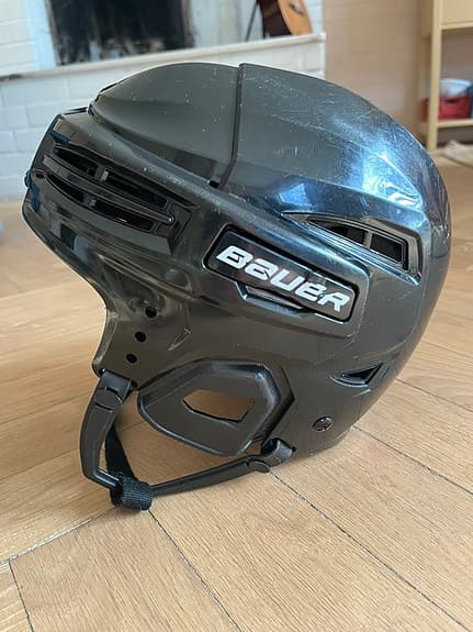 Bauer IMS 5.0 hockeyhjälm