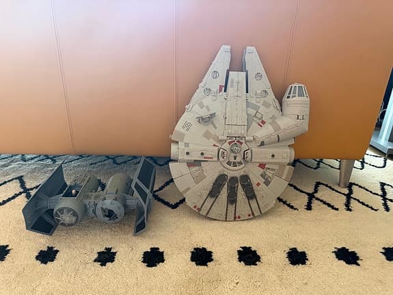 Star Wars Millennium Falcon och rymdskepp leksaksmodeller