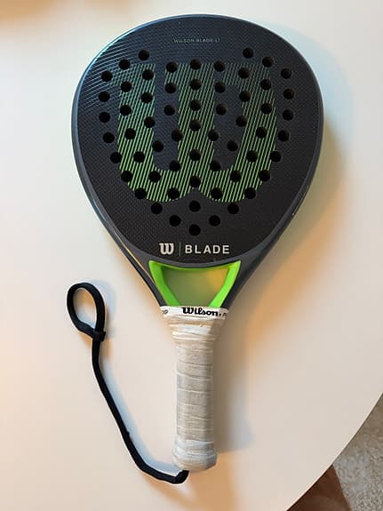 Säljer ett Wilson blade i bra skick!