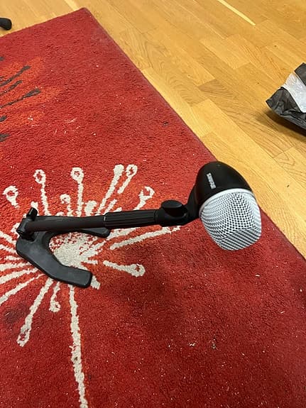 Shure PG52 dynamisk mikrofon med fäste svart