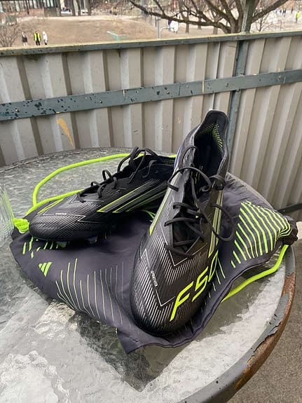 Adidas F50 fotbollsskor svart neongul