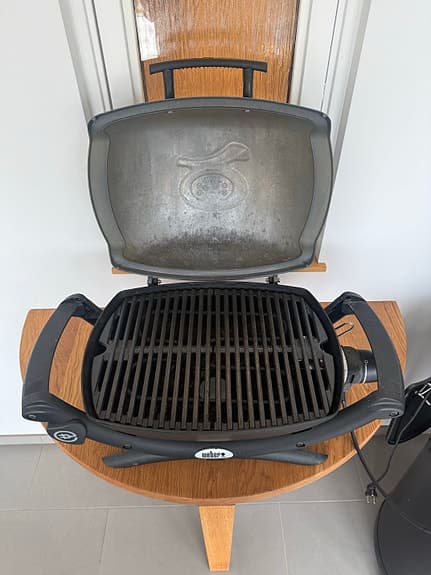 Weber Q1400 elgrill svart