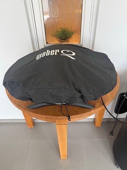 Weber Q1400 elgrill svart