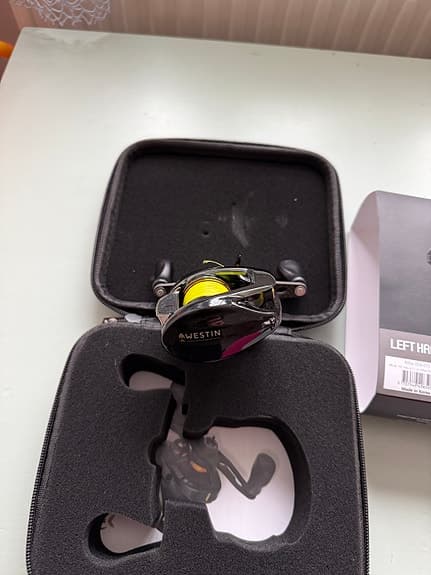 Westin W6 101 BC multirulle vänsterhänt svart. Inklusive lina