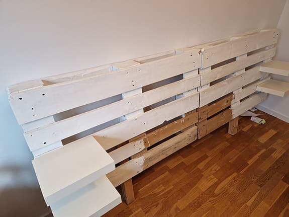 Sänggavel för 180 säng.