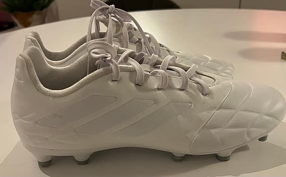 Adidas fotbollsskor dobbar vit