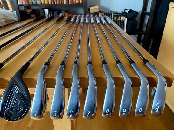 Komplett golfset till salu, då jag är en fullständigt värdelös golfare.