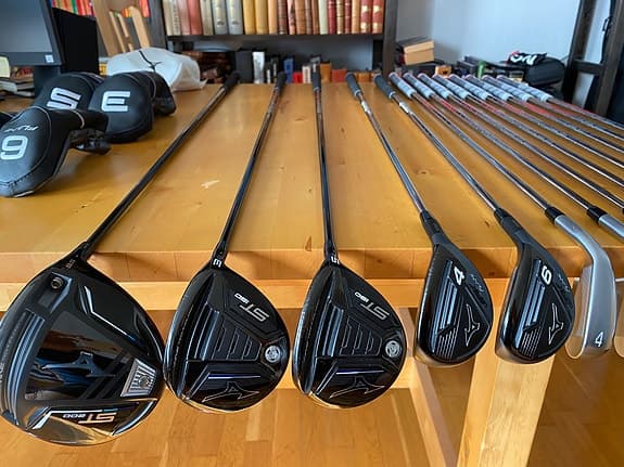 Komplett golfset till salu, då jag är en fullständigt värdelös golfare.