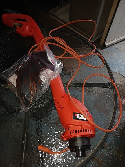 Black & Decker grästrimmer orange eldriven