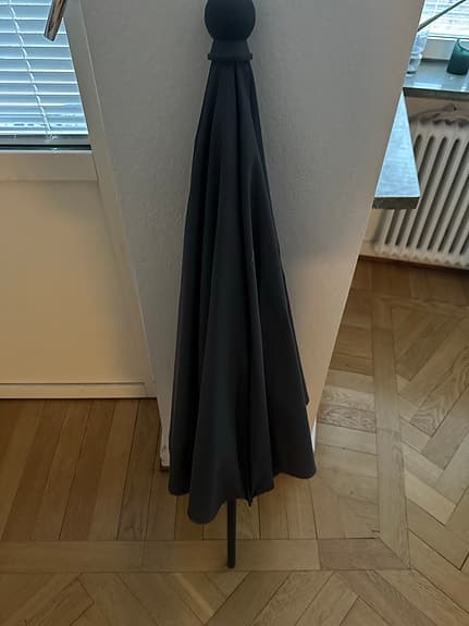 Parasoll mörkgrå