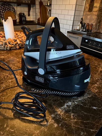 Black + Decker Ångstrykstation 2200W – Ord 1100 kr – Säljes 500 kr