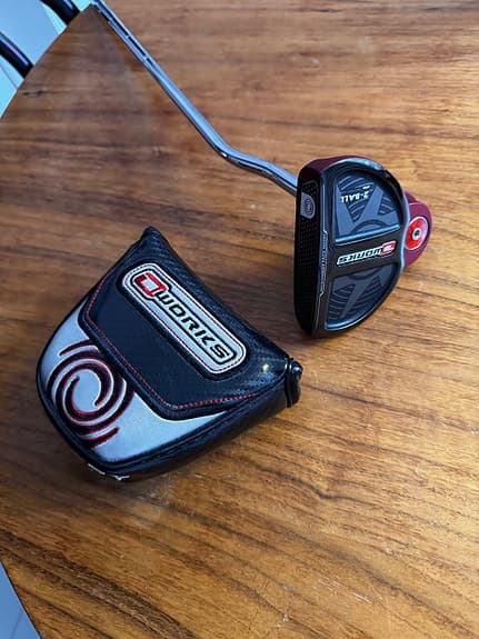 Odyssey O-Works 2-ball putter med headcover