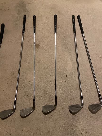 Golfset spalding + äldre långjärn och spoon